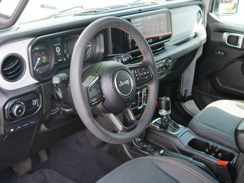 Used 2024 Jeep Wrangler Unlimited w/ Convenience Group AWD/4WD image 12