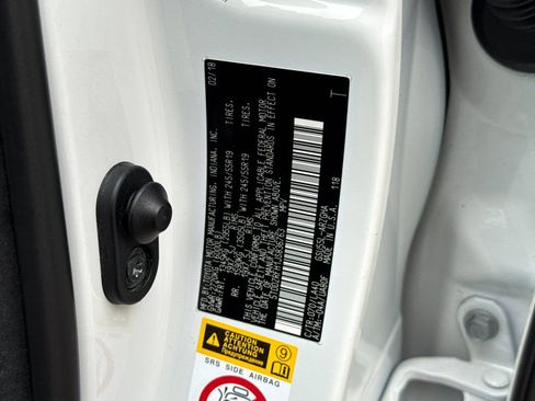 Used 2018 Toyota Highlander image 37