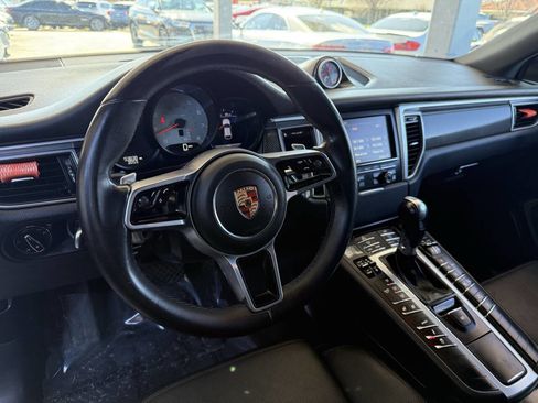 Used 2015 Porsche Macan S image 10
