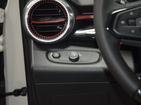 New 2026 Chevrolet Trax RS w/ Sunroof Package image 33