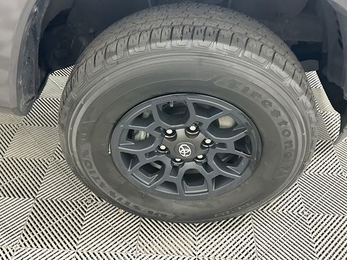 Used 2022 Toyota Tacoma SR5 RWD image 10