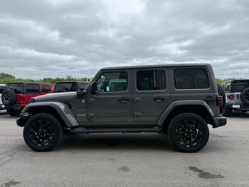 Used 2023 Jeep Wrangler Unlimited Sahara w/ Dual Top Group AWD/4WD image 6