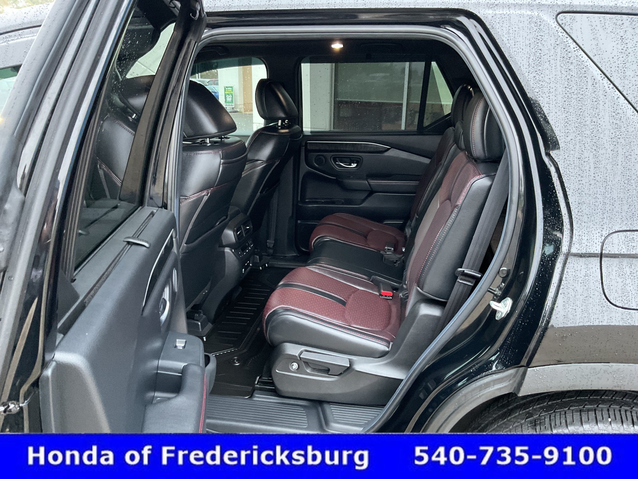 Certified 2025 Honda Pilot Black Edition image 27
