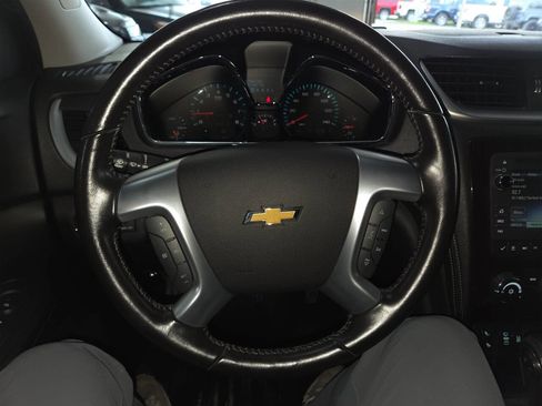 Used 2015 Chevrolet Traverse LT w/ Style and Technology Package FWD image 37