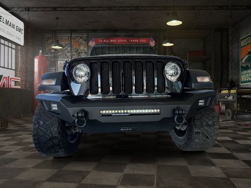 Used 2023 Jeep Wrangler Unlimited Sport AWD/4WD image 2