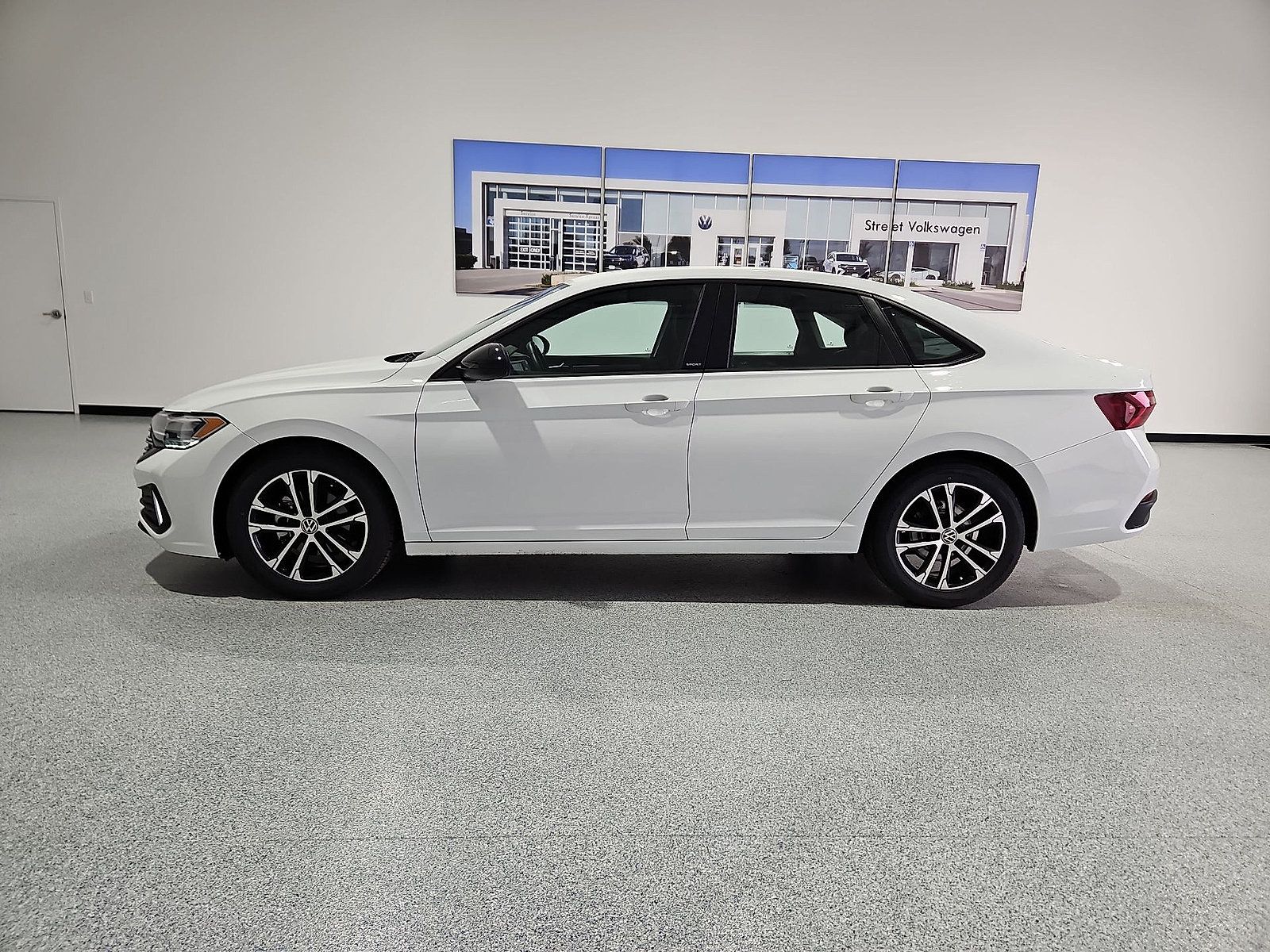 Used 2024 Volkswagen Jetta Sport FWD image 5
