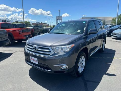 Used 2012 Toyota Highlander 4WD w/ Tech Pkg image 5