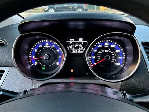 Used 2016 Hyundai Elantra SE image 13