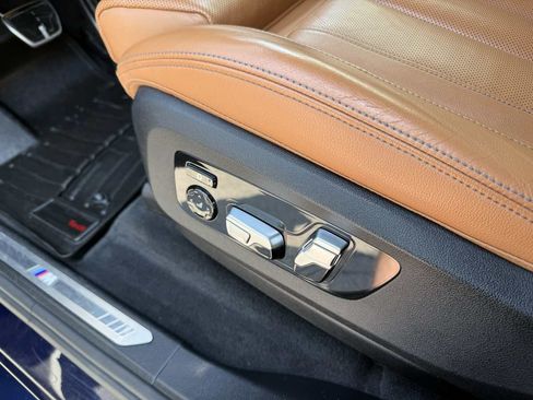 Used 2020 BMW X7 xDrive40i w/ M Sport Package AWD/4WD image 16