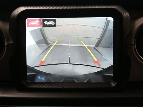 Used 2022 Jeep Wrangler Unlimited Sahara image 20