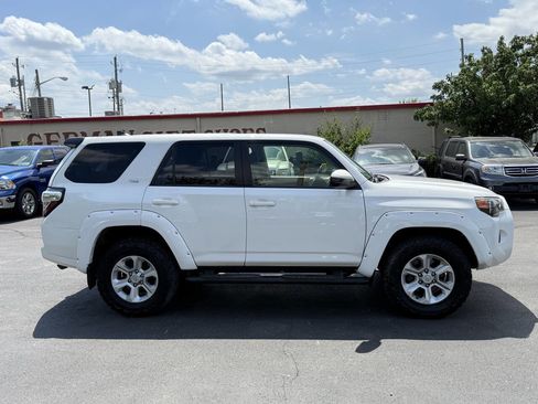 Used 2017 Toyota 4Runner SR5 AWD/4WD image 6