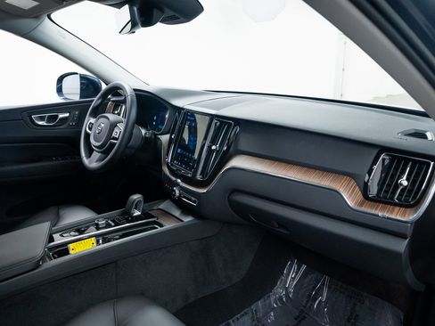 Used 2023 Volvo XC60 B5 Plus w/ Protection Package Premier image 25