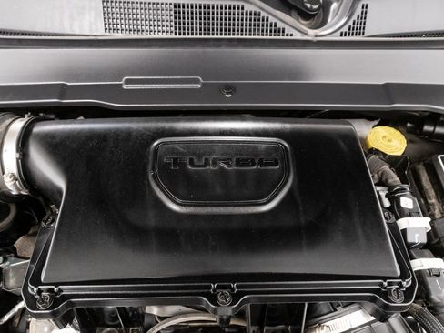 Used 2025 Jeep Compass Limited image 4