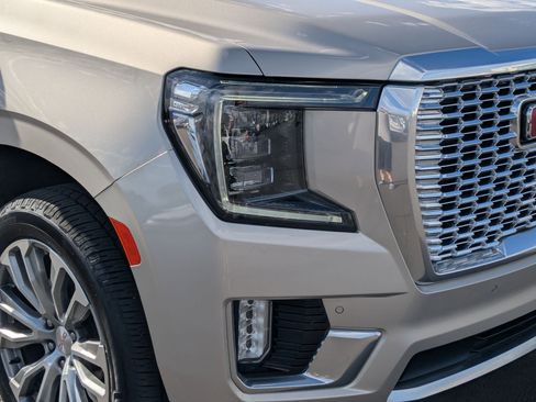 Used 2022 GMC Yukon XL Denali w/ Max Trailering Package AWD/4WD image 11
