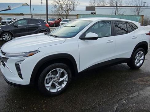 New 2026 Chevrolet Trax LS w/ LS Convenience Package image 4