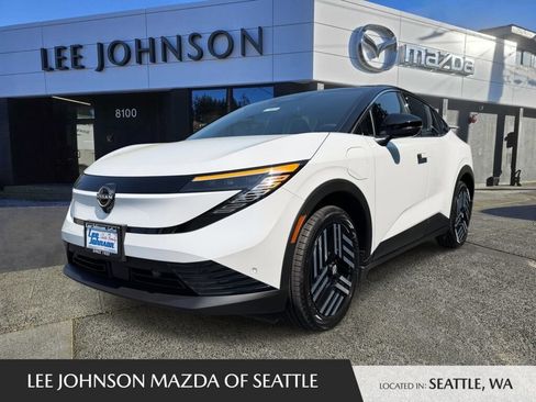 Used 2026 Nissan Leaf SV+ w/ Floor Mat Package (SV+) FWD image 1