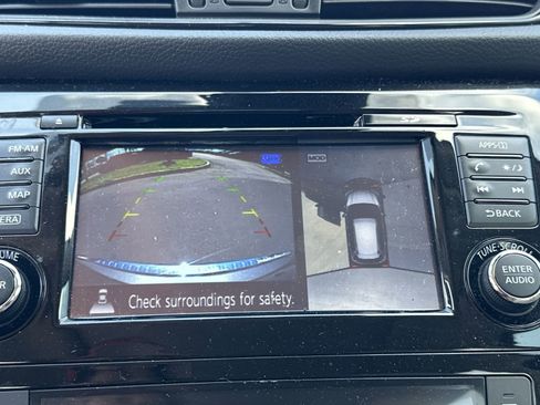 Used 2017 Nissan Rogue SL w/ SL Premium Package image 28