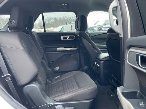 Used 2020 Ford Explorer XLT w/ Comfort Package image 17