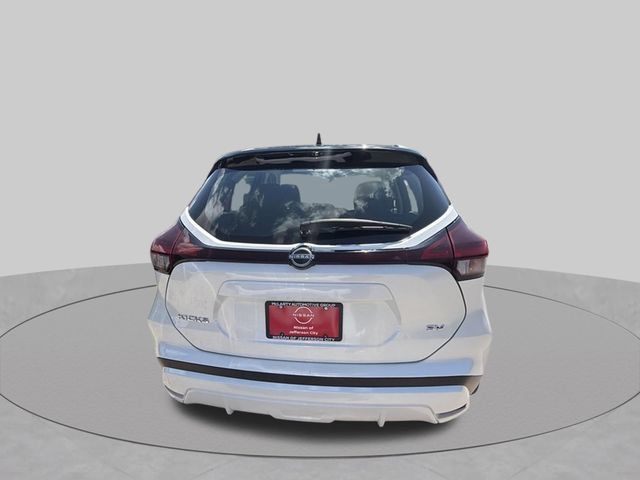 Used 2023 Nissan Kicks SV FWD image 4
