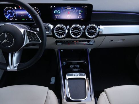 Used 2025 Mercedes-Benz EQB 250+ image 3