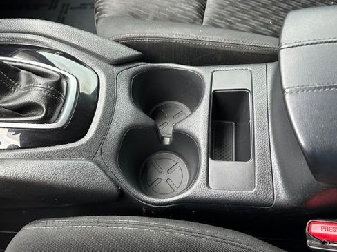 Used 2018 Nissan Rogue S FWD image 37