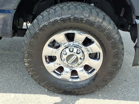 Used 2025 Ford F350 Platinum w/ FX4 Off-Road Package AWD/4WD image 9