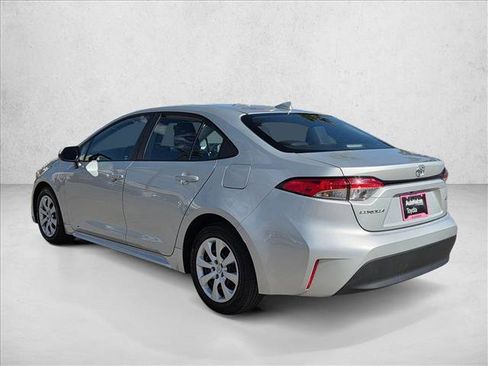 Used 2024 Toyota Corolla LE FWD image 8