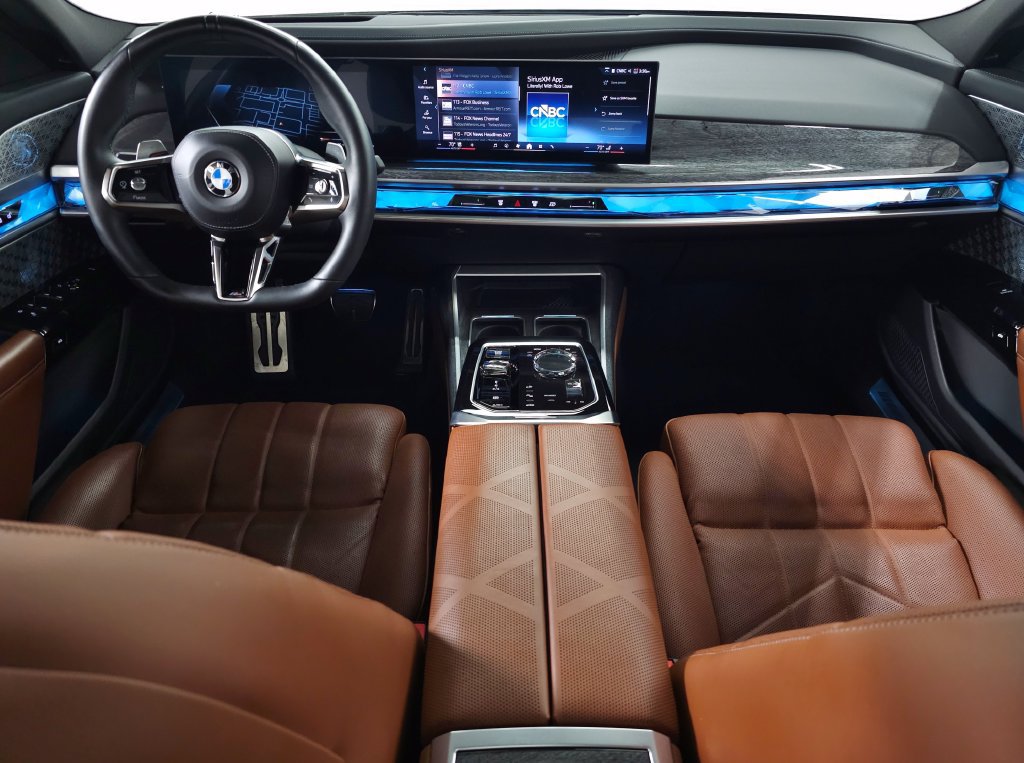 Used 2023 BMW 760i xDrive AWD/4WD image 14