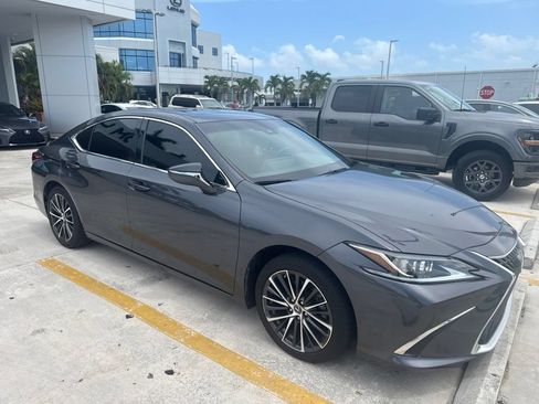 Used 2023 Lexus ES 350 w/ Premium Package FWD image 4