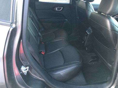 Used 2022 Jeep Compass Latitude image 23