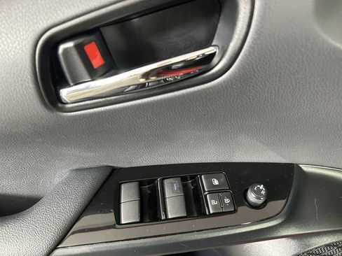 Used 2021 Toyota Prius image 25