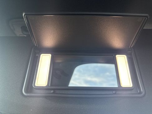 Used 2024 Jeep Grand Cherokee Overland AWD/4WD image 34