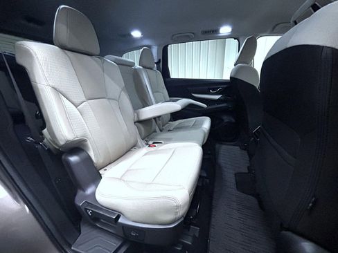 Used 2022 Subaru Ascent Premium w/ Convenience Package image 18