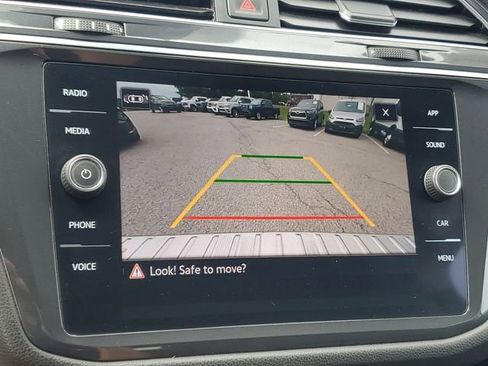 Used 2022 Volkswagen Tiguan SE FWD image 27