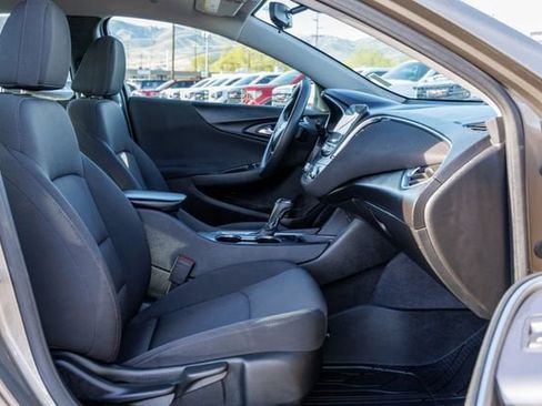 Used 2020 Chevrolet Malibu LT image 7
