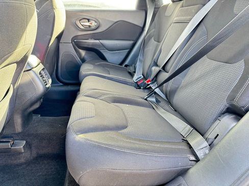 Used 2015 Jeep Cherokee Latitude w/ Cold Weather Group image 6