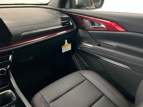 New 2026 Chevrolet Traverse Z71 w/ Enhanced Driving Package AWD/4WD image 11