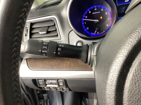 Used 2018 Subaru Outback 2.5i Limited AWD/4WD image 21
