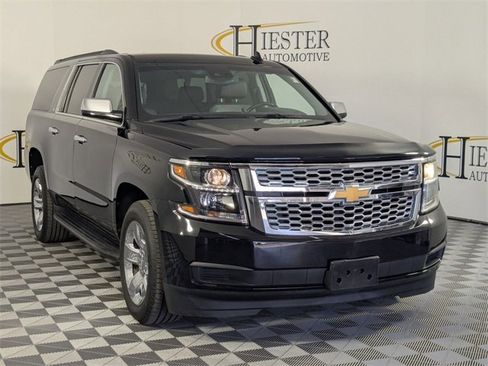 Used 2020 Chevrolet Suburban LT image 2
