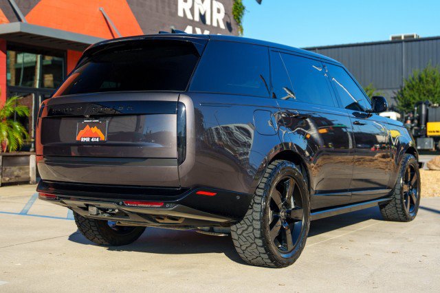 Used 2023 Land Rover Range Rover Long Wheelbase SE AWD/4WD image 5