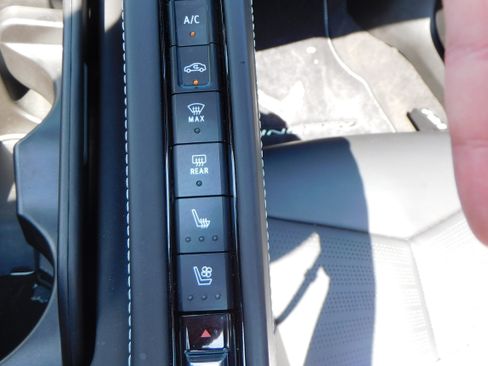 Used 2023 Chevrolet Corvette Stingray Premium Conv w/ Z51 Performance Package image 39