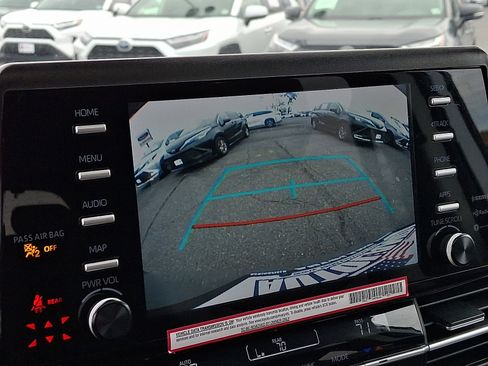 Used 2024 Toyota Sienna LE image 19