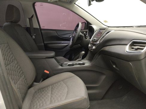 Used 2021 Chevrolet Equinox LT image 21