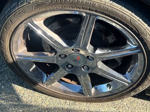 Used 2005 Chevrolet Corvette Convertible w/ Preferred Equipment Group RWD image 17