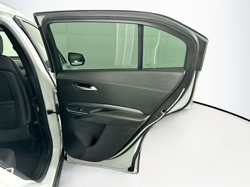 Used 2024 Cadillac XT4 Premium Luxury image 29