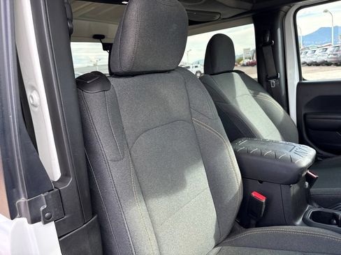 Used 2024 Jeep Wrangler Sport AWD/4WD image 18