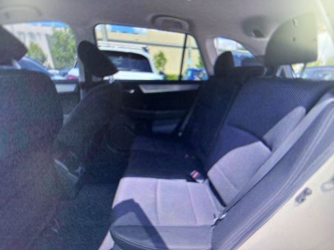 Used 2019 Subaru Outback 2.5i Premium AWD/4WD image 4