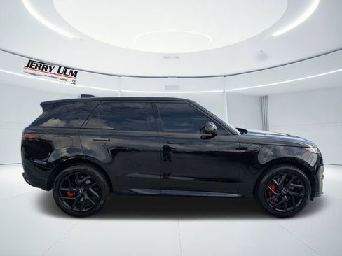 Used 2023 Land Rover Range Rover Sport SE Dynamic AWD/4WD image 2