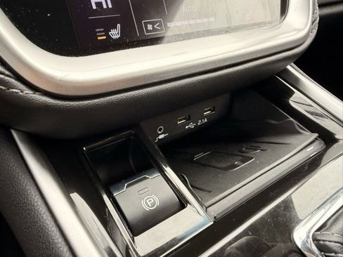 Used 2022 Subaru Outback Premium image 22