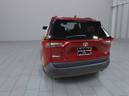 Used 2025 Toyota RAV4 XLE AWD/4WD image 7